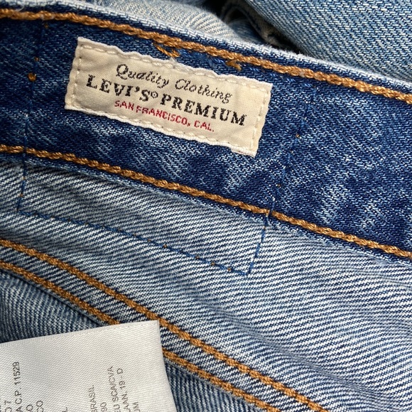 LEVIS STRAIGHT HIGH RISE JEANS - Size 26/30 - EUC - Picture 6 of 8